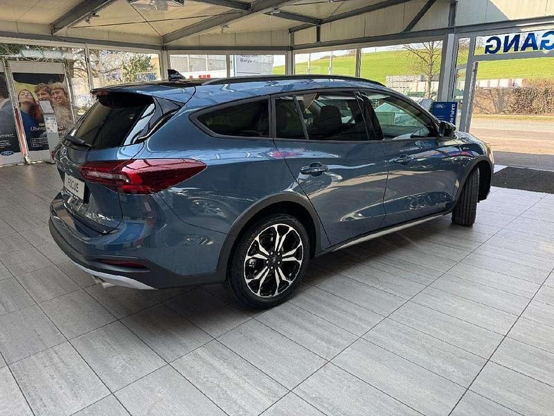 Neu Ford Focus Active X 155 PS (114 kW) 2026 Chromablau metallic Kombi