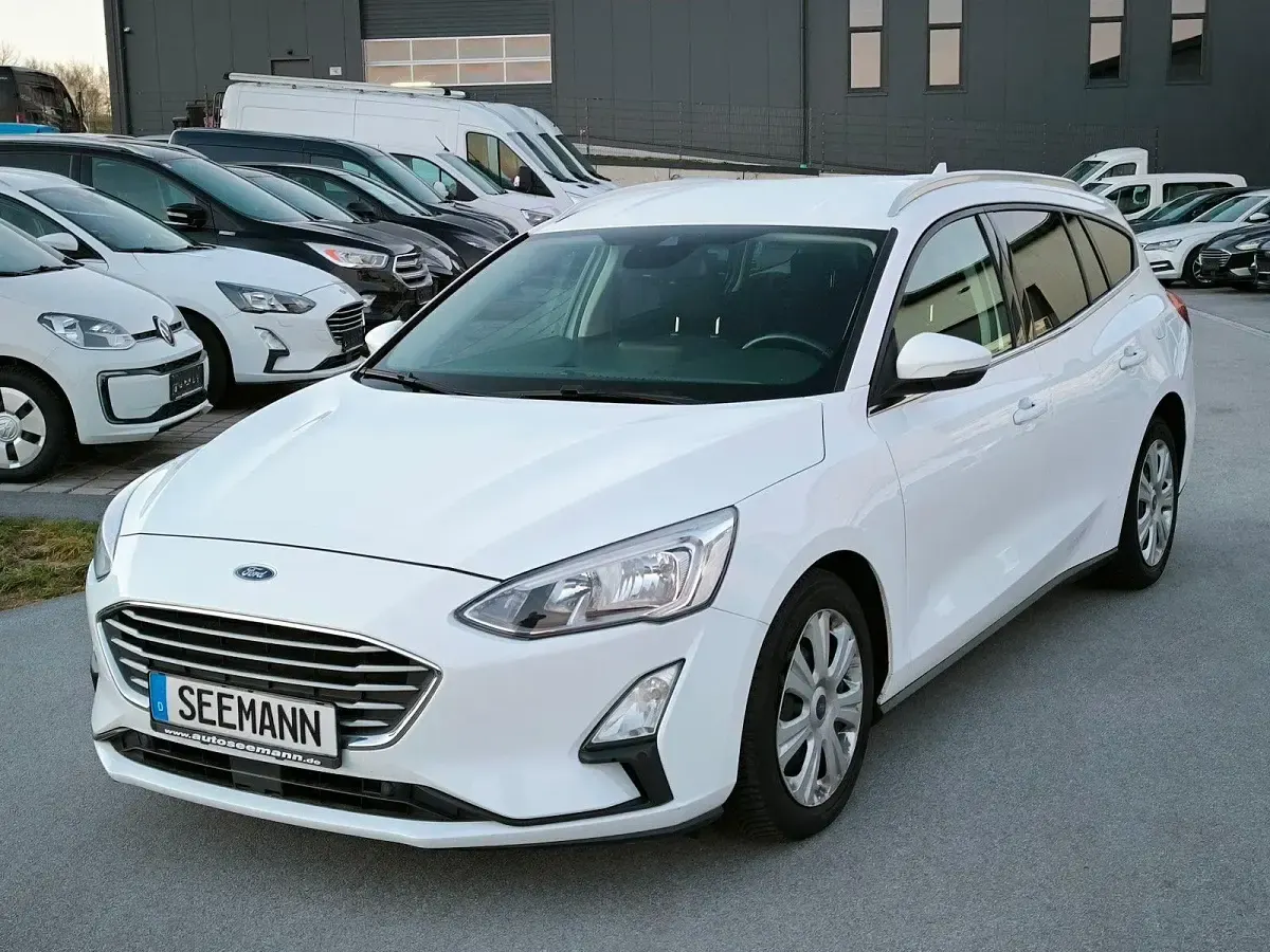 Gebraucht Ford Focus Cool & Connect 95 PS (69 kW) 2019 Weiß Kombi