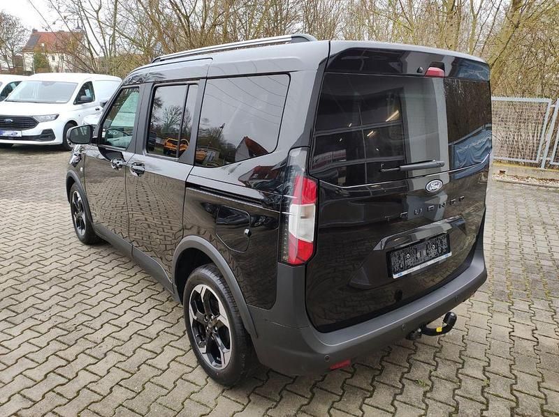 Neu Ford Tourneo Courier Active 125 PS (91 kW) 2026 Schwarz Van / Kleinbus