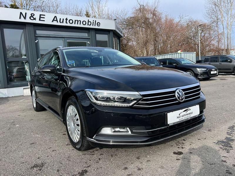 Schwarz Gebraucht 2017 VW Passat Highline Kombi | 18.990 € (Fairer Preis) - Bild 1/4