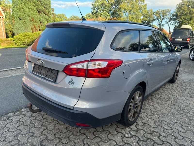 Gebraucht Ford Focus Trend 105 PS (77 kW) 2011 Silber Kombi