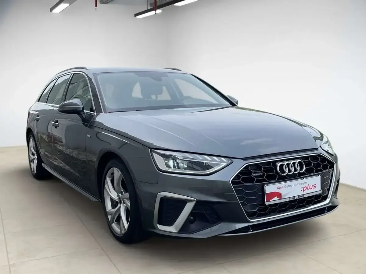 Gebraucht Audi A4 Business 204 PS (150 kW) 2023 Grau Kombi