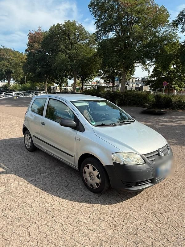 Grau Gebraucht 2008 VW Fox Kleinwagen | 999 € (Guter Preis) - Bild 1/4