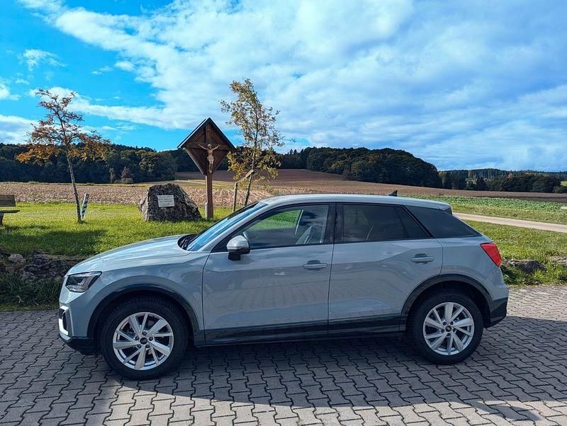 Gebraucht Audi Q2 Advanced 150 PS (110 kW) 2024 Grau SUV