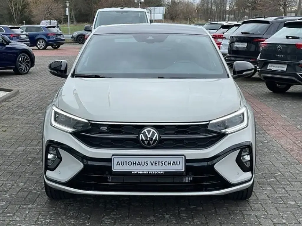 Gebraucht VW Taigo R-line 150 PS (110 kW) 2023 Grau SUV