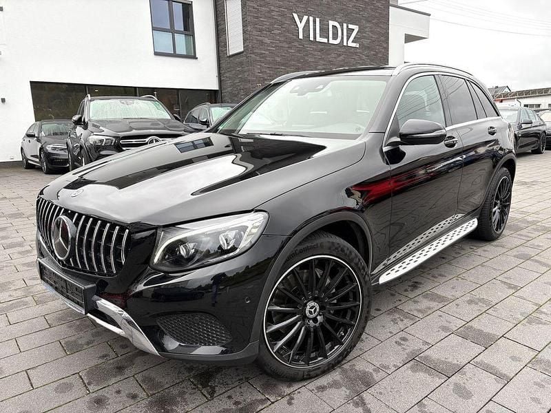 Schwarz Gebraucht 2018 Mercedes GLC250 Exclusive SUV | 25.990 € (Fairer Preis) - Bild 1/4