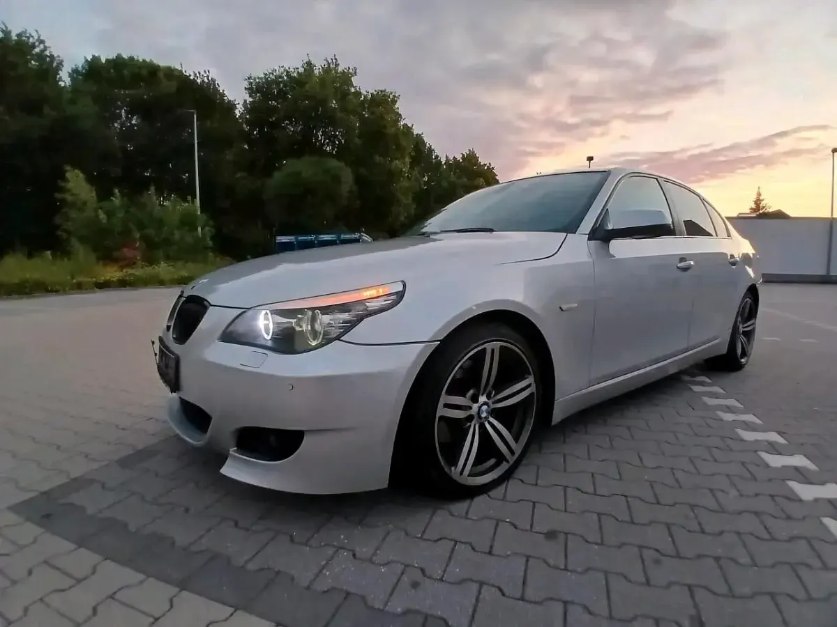 Gebraucht BMW 520 177 PS (130 kW) 2010 Silber Limousine