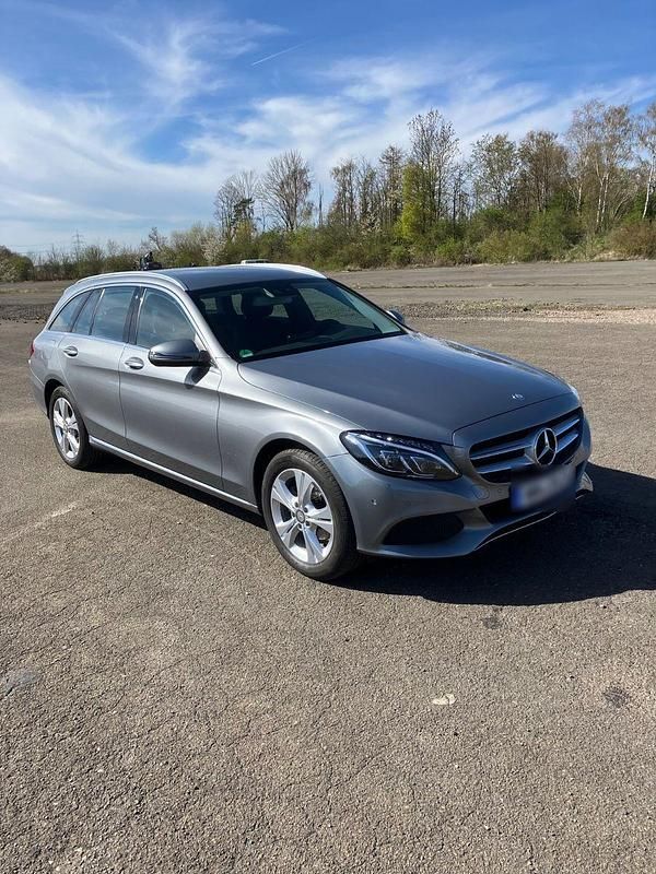 Gebraucht Mercedes C180 156 PS (114 kW) 2016 Grau Kombi
