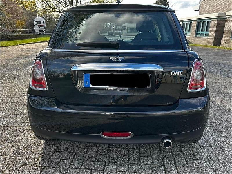 Gebraucht Mini ONE 75 PS (55 kW) 2010 Schwarz Kleinwagen