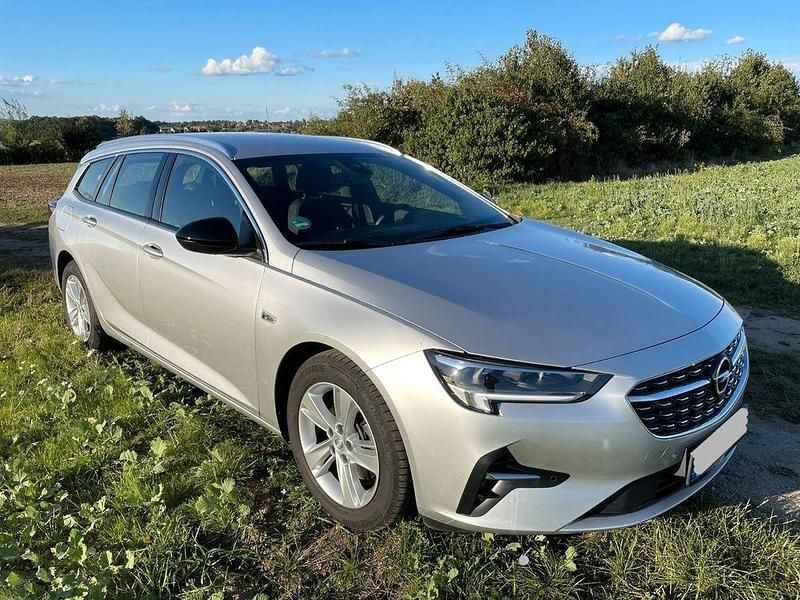 Silber Gebraucht 2023 Opel Insignia Business Kombi | 27.900 € (Etwas zu teuer) - Bild 1/4