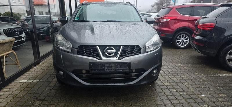 Grau Gebraucht 2011 Nissan Qashqai Tekna SUV | 7.900 € (Fairer Preis) - Bild 1/4