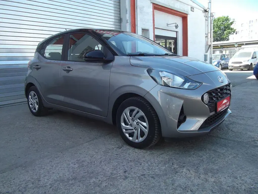 Gebraucht Hyundai i10 Trend 84 PS (61 kW) 2022 Silber Kleinwagen