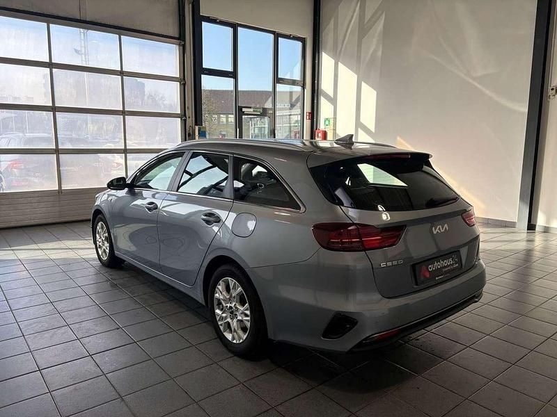 Gebraucht Kia Ceed Sportswagon Vision 160 PS (117 kW) 2023 (css) lunarsilber met. Kombi