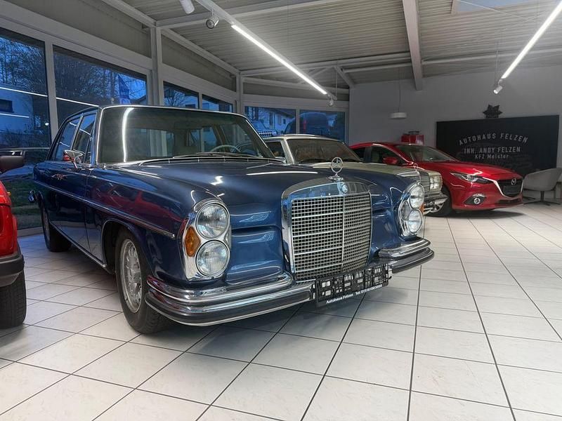 Gebraucht Mercedes 300 252 PS (185 kW) 1972 Blau Limousine
