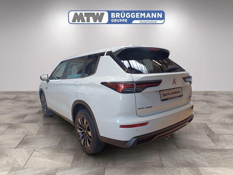 Gebraucht Mitsubishi Outlander P-HEV 306 PS (225 kW) 2024 Weiß SUV