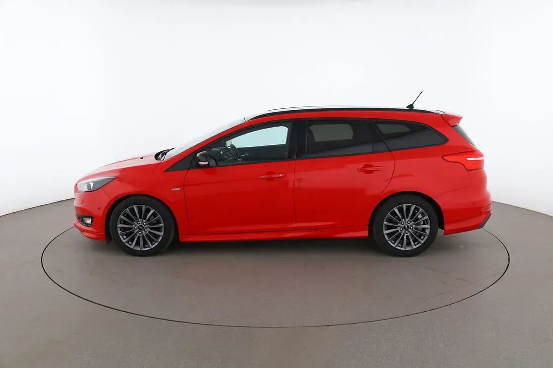 Gebraucht Ford Focus ST-Line 2018 Rot Kombi