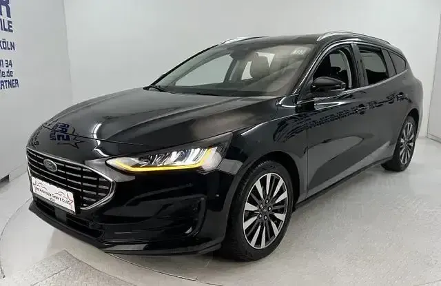 Gebraucht Ford Focus Titanium 125 PS (91 kW) 2023 Obsidianschwarz metallic Kombi