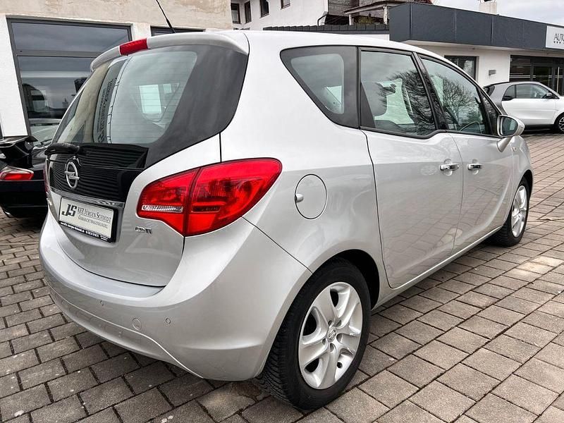 Gebraucht Opel Meriva Innovation 101 PS (74 kW) 2012 Silber Van / Kleinbus