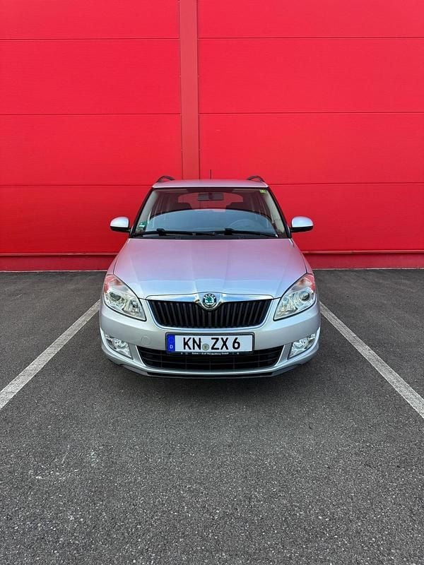 Silber Gebraucht 2012 Skoda Fabia Kombi | 3.000 € (Guter Preis) - Bild 1/4