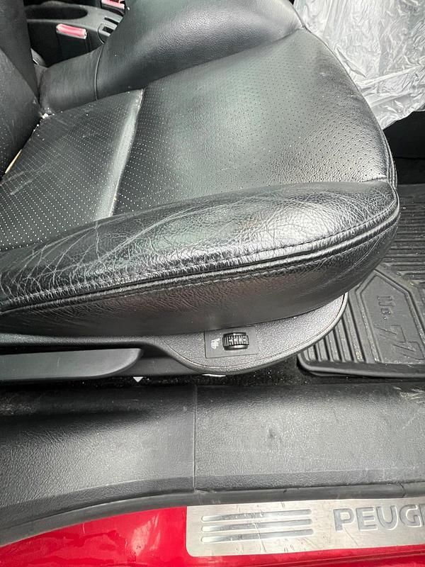 Gebraucht Peugeot 207 109 PS (80 kW) 2007 Rot Kleinwagen