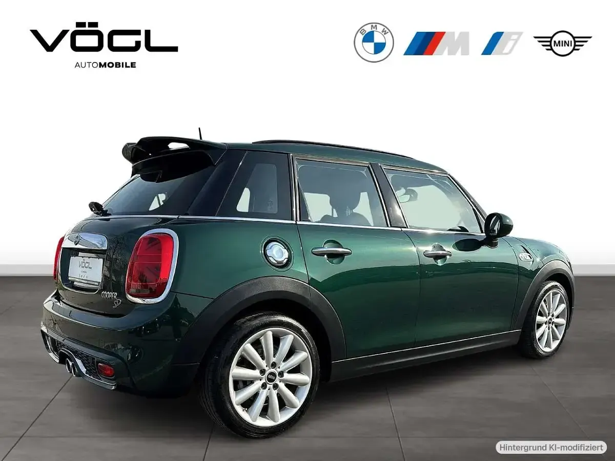 Gebraucht Mini Cooper SD Chili 170 PS (125 kW) 2019 British racing green Kleinwagen