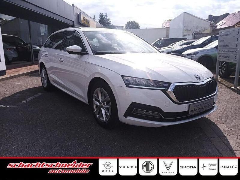 Weiß Gebraucht 2021 Skoda Octavia Style Kombi | 16.490 € (Guter Preis) - Bild 1/4