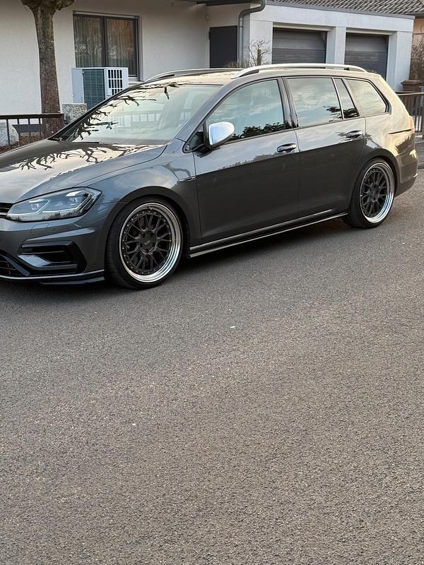 Gebraucht VW Golf VII R 310 PS (228 kW) 2018 Grau Kombi