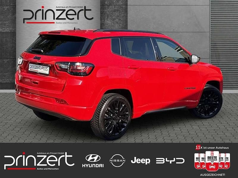 Gebraucht Jeep Compass Altitude 131 PS (96 kW) 2024 Colorado red SUV