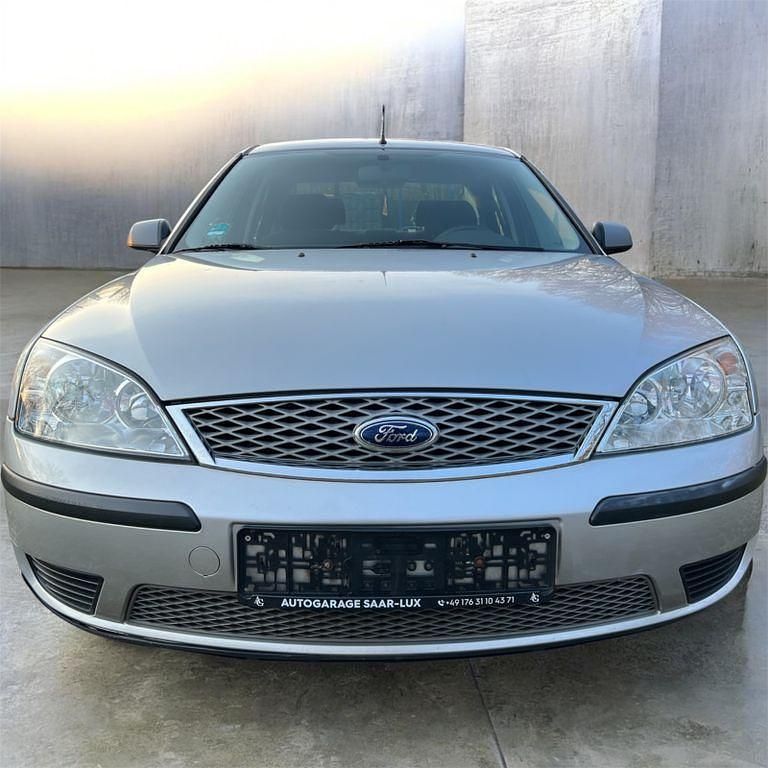 Gebraucht Ford Mondeo Ambiente 110 PS (80 kW) 2005 Silber Limousine