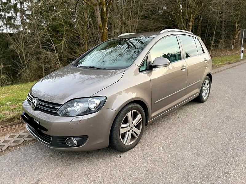 Gebraucht VW Golf Plus Cross 102 PS (75 kW) 2009 Braun Van / Kleinbus