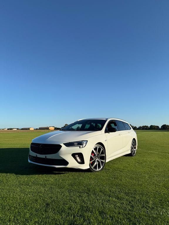 Weiß Gebraucht 2020 Opel Insignia Kombi | 26.000 € (Guter Preis) - Bild 1/4