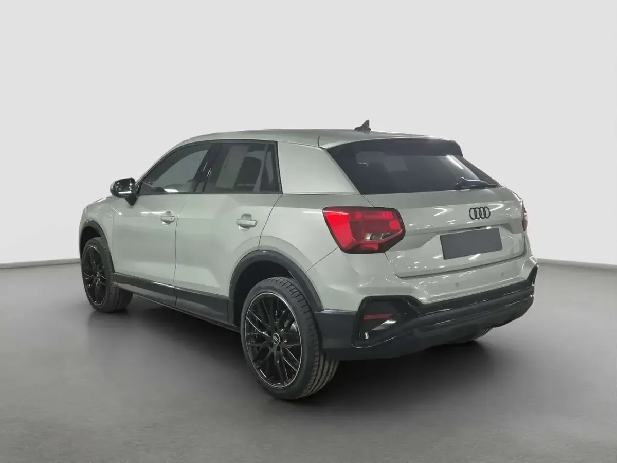 Neu Audi Q2 S-Line 150 PS (110 kW) 2026 Tausilber metallic SUV