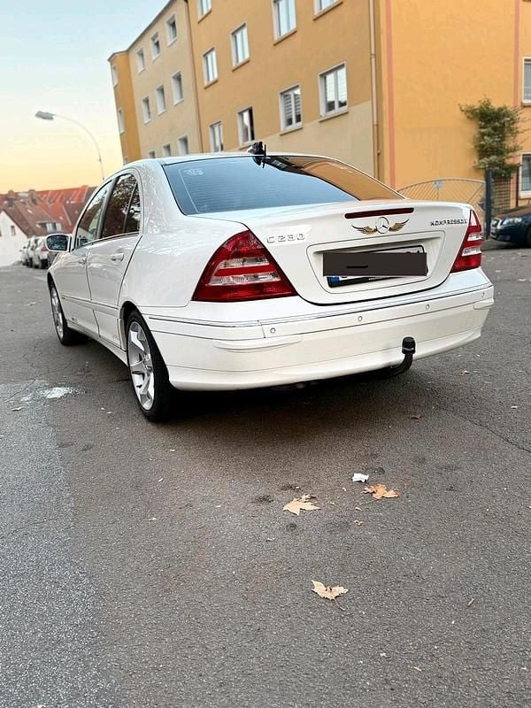 Gebraucht Mercedes C230 174 PS (127 kW) 2004 Weiß Limousine