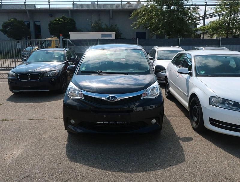 Schwarz Gebraucht 2012 Subaru Trezia Active Kleinwagen | 6.900 € - Bild 1/4