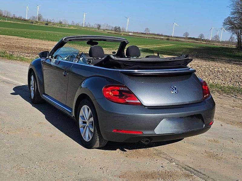 Gebraucht VW Beetle Cabriolet Allstar 105 PS (77 kW) 2016 Grau Cabrio
