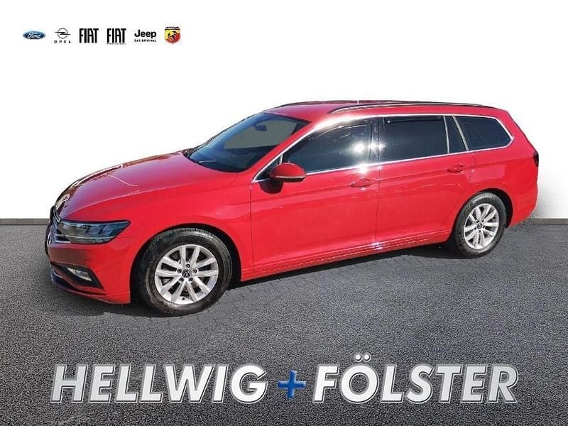 Rot Gebraucht 2022 VW Passat Business Kombi | 20.790 € (Guter Preis) - Bild 1/4