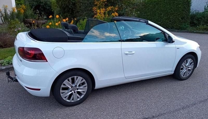 Gebraucht VW Golf Cabriolet Life 105 PS (77 kW) 2014 Weiß Cabrio