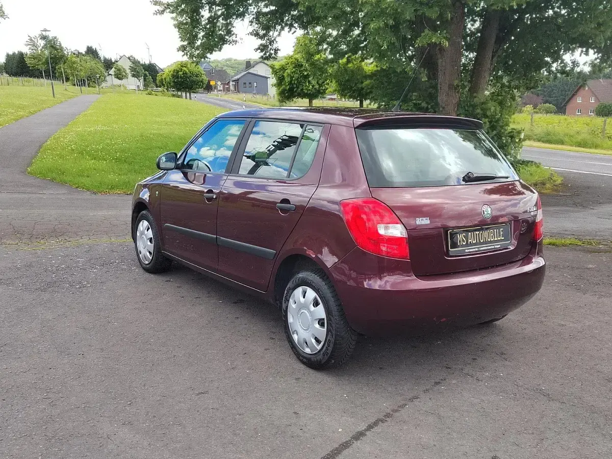 Gebraucht Skoda Fabia Classic 60 PS (44 kW) 2010 Rot Kleinwagen