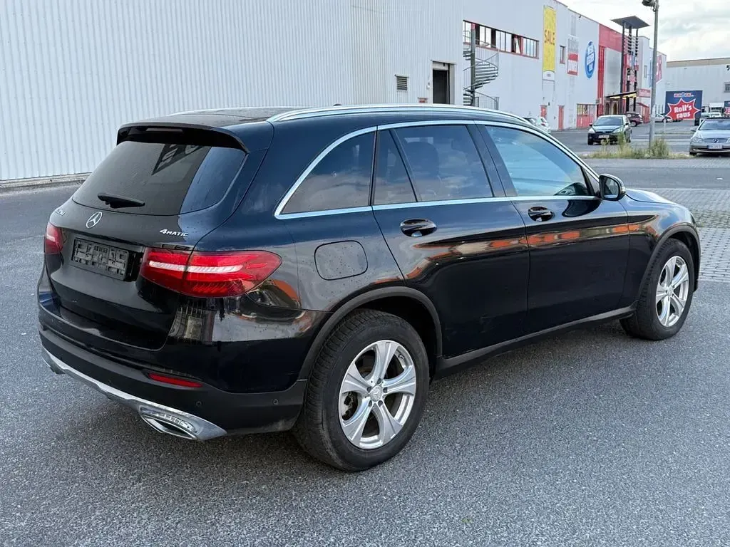 Gebraucht Mercedes GLC220 AMG 170 PS (125 kW) 2019 Schwarz SUV