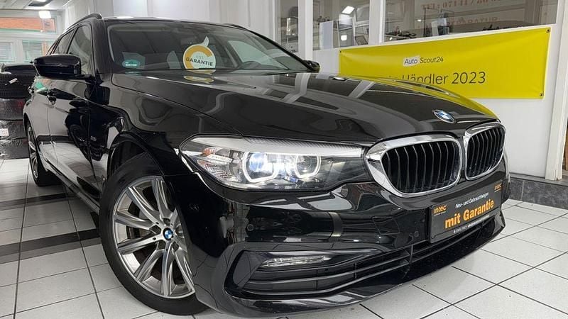 Schwarz Gebraucht 2018 BMW 520 Sport Line Limousine | 20.490 € (Guter Preis) - Bild 1/4