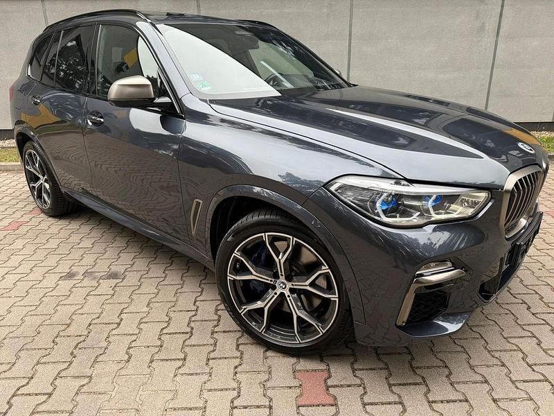 Grau Gebraucht 2020 BMW X5 M50 Sport Line SUV | 44.900 € - Bild 1/4