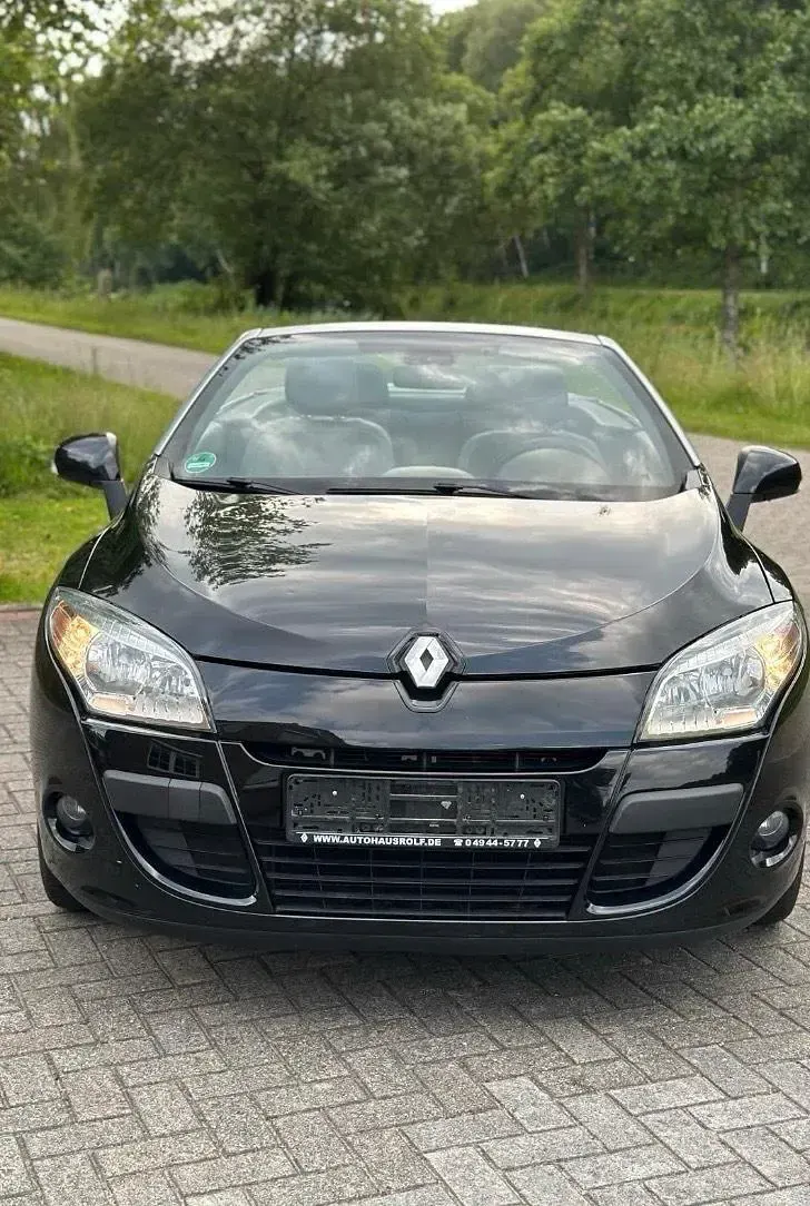 Gebraucht Renault Mégane Cabriolet Dynamique 110 PS (80 kW) 2011 Schwarz Cabrio