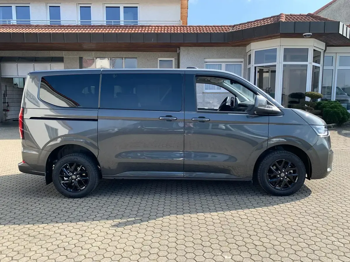 Nowe VW Caravelle Style 150 KM (110 kW) 2026 Szary Van