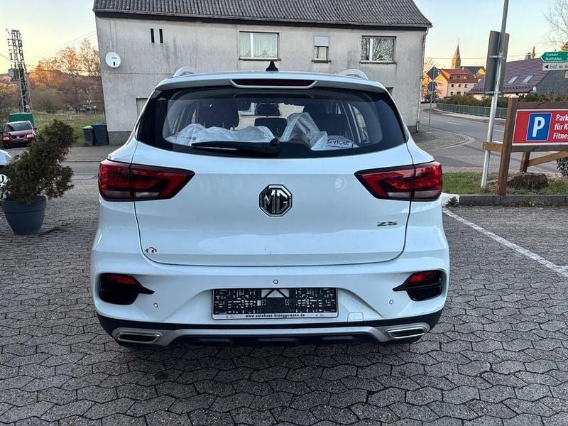 Second-hand MG ZS 106 CP (77 kW) 2023 Alb SUV