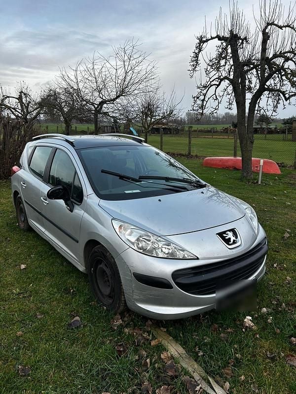 Gebraucht Peugeot 207 95 PS (69 kW) 2008 Silber Kombi