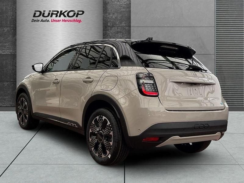 Neu Fiat 600E La Prima 114 kW (156 PS) 2026 Beige SUV