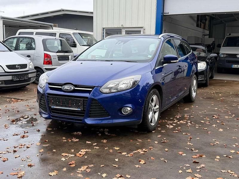 Indicblau metallic Gebraucht 2014 Ford Focus Titanium Kombi | 1.800 € (Superpreis) - Bild 1/4