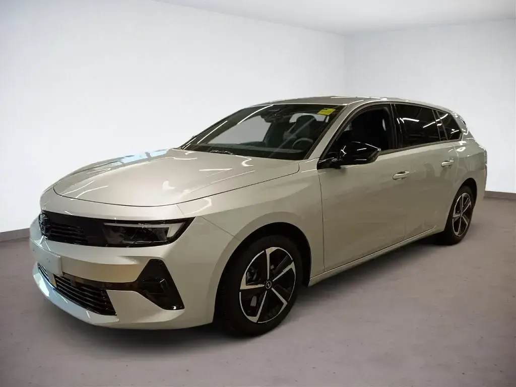 Usata Opel Astra 131 CV (96 kW) 2024 Utilitaria