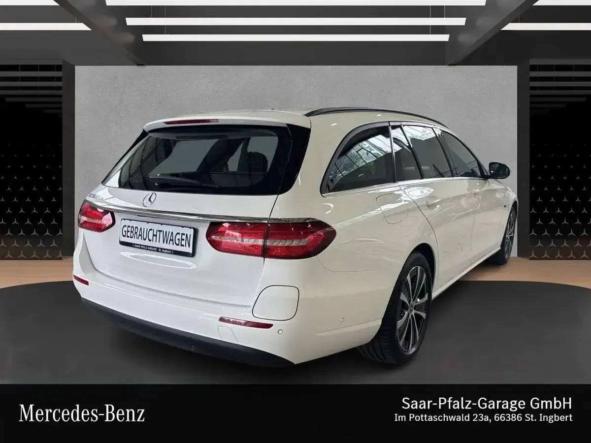 Gebraucht Mercedes E300 194 PS (142 kW) 2019 Polarweiß uni Kombi