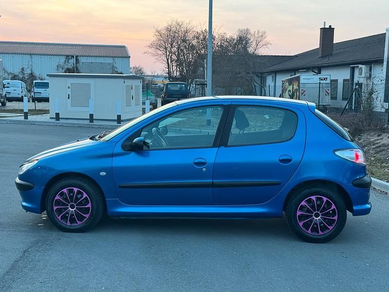 Gebraucht Peugeot 206 75 PS (55 kW) 2004 Blau Kleinwagen